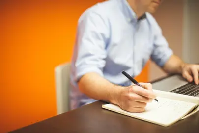 Aut&oacute;nomos e microempresas