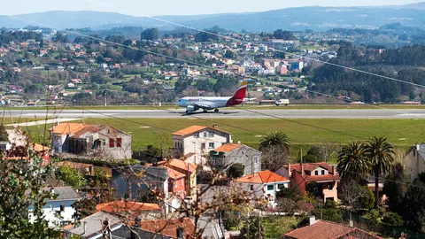 Aeroporto de Albedro desde o Monte de San Miguel
