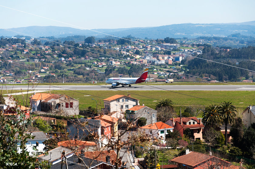 Aeroporto de Albedro desde o Monte de San Miguel