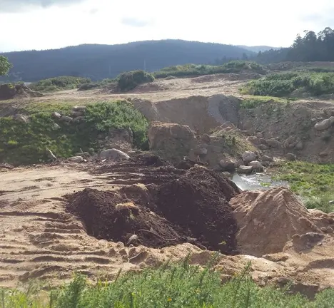 Canteira en S&eacute;samo, empregada para pr&eacute;stamos para a ampliaci&oacute;n do aeroporto de Albedro