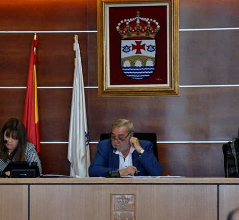 Pleno Municipal presidido por Julio Sacrist&aacute;n