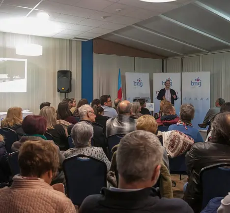 Tono Chouci&ntilde;o durante a s&uacute;a intervenci&oacute;n
