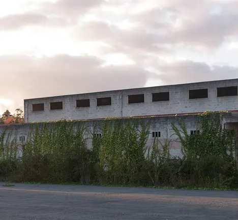 Edificio principal das instalaci&oacute;ns deportivas da Garrocha