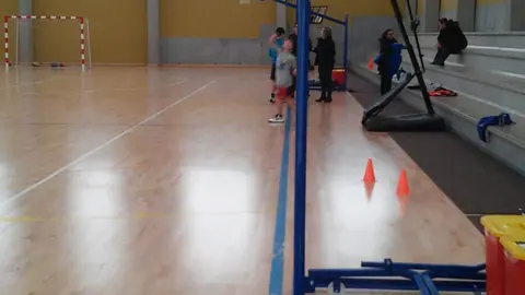 canastras na polideportiva do CEIP R&iacute;a do Burgo